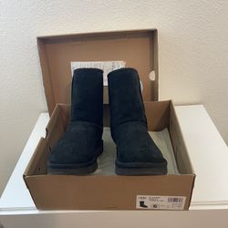 Uggs Black Classic II Short 