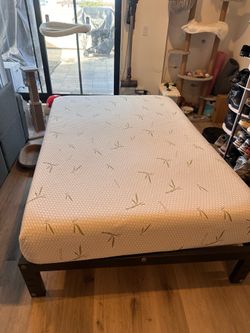 Tulu 10” memory foam bamboo mattress + full bedframe