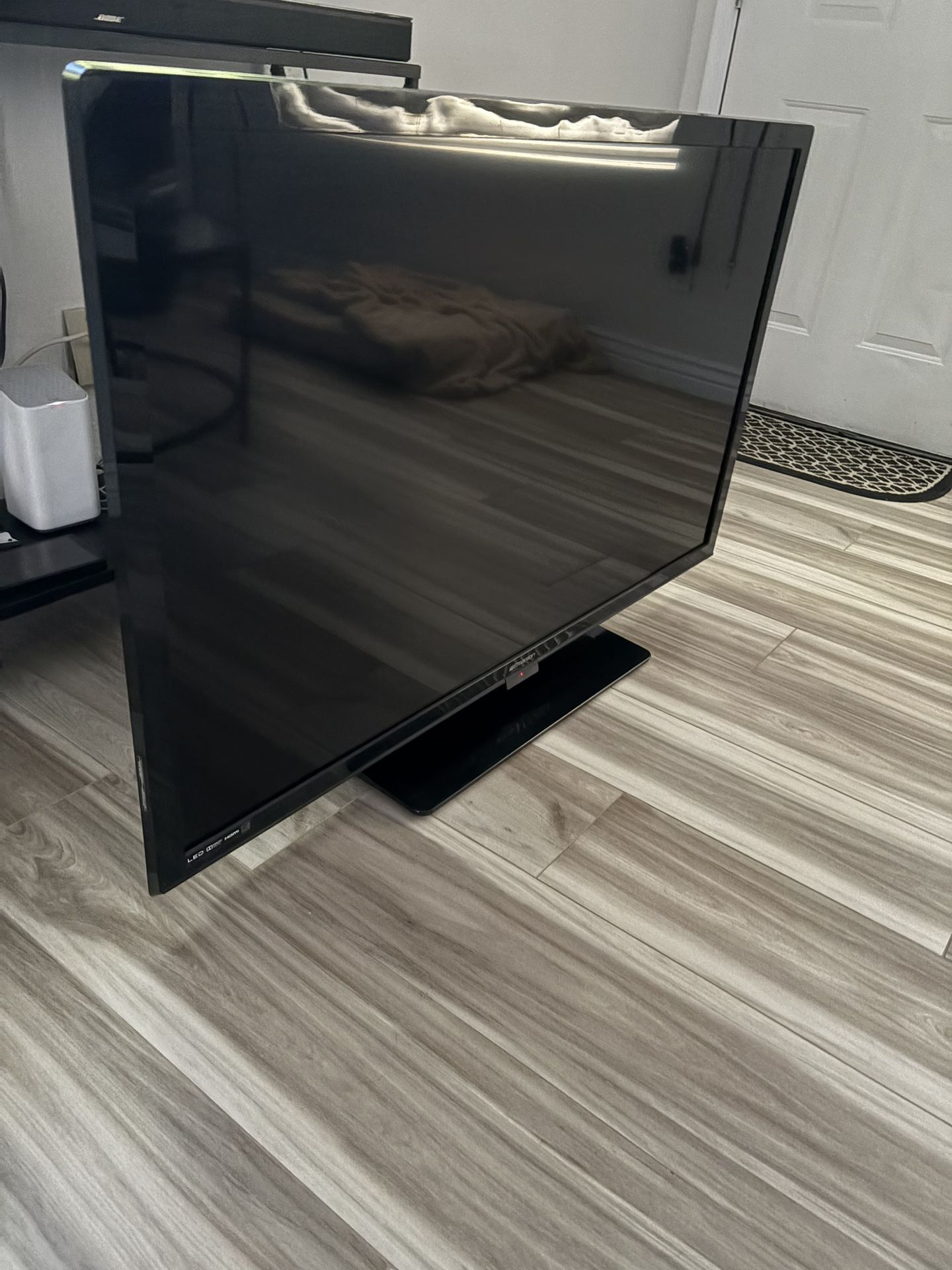 50in Emerson tv With Firestick