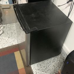 Whirlpool mini fridge