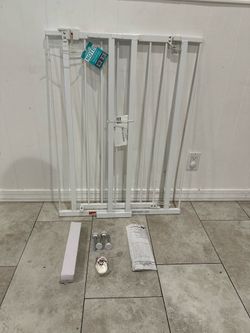 Extra Tall Safety Gate / Pet Gate - Fits Openings 28.75” - 39.75”