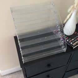 Glasses stand