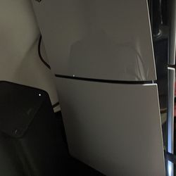 PlayStation 5 for sale comes with 1 controller