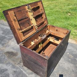 Tool Chest. Amish Owned. Contents included. 