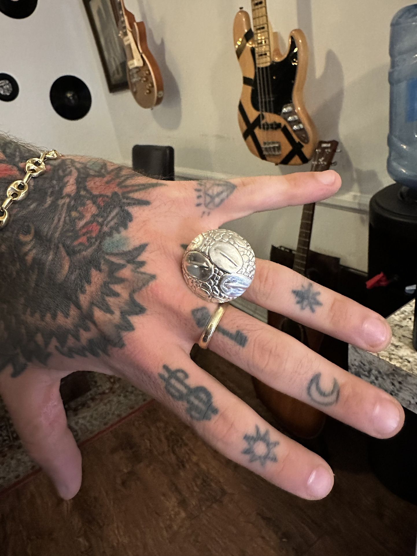 Gorgeous 😍 !! Large / Heavy 925 Sterling Silver Ring !