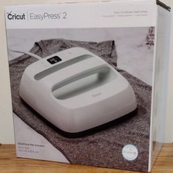 Cricut EasyPress 2 9"x9" with 12"x12" Mat - Mint