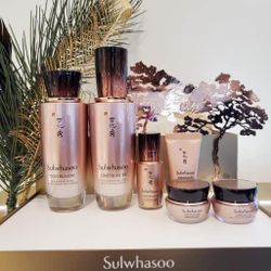 Sulwhasoo Timetreasure Invigorating Duo Set $365 Value