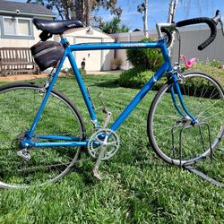 Vintage Cannondale Aluminum Frame Road Bicycle