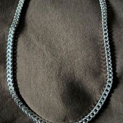 Silver Necklace / Chain - 925DS - 22-24 inch And Great Size . Beautiful chain :) - keywords jewelry- gift - gold - diamond - Great Gift for anyone :) 