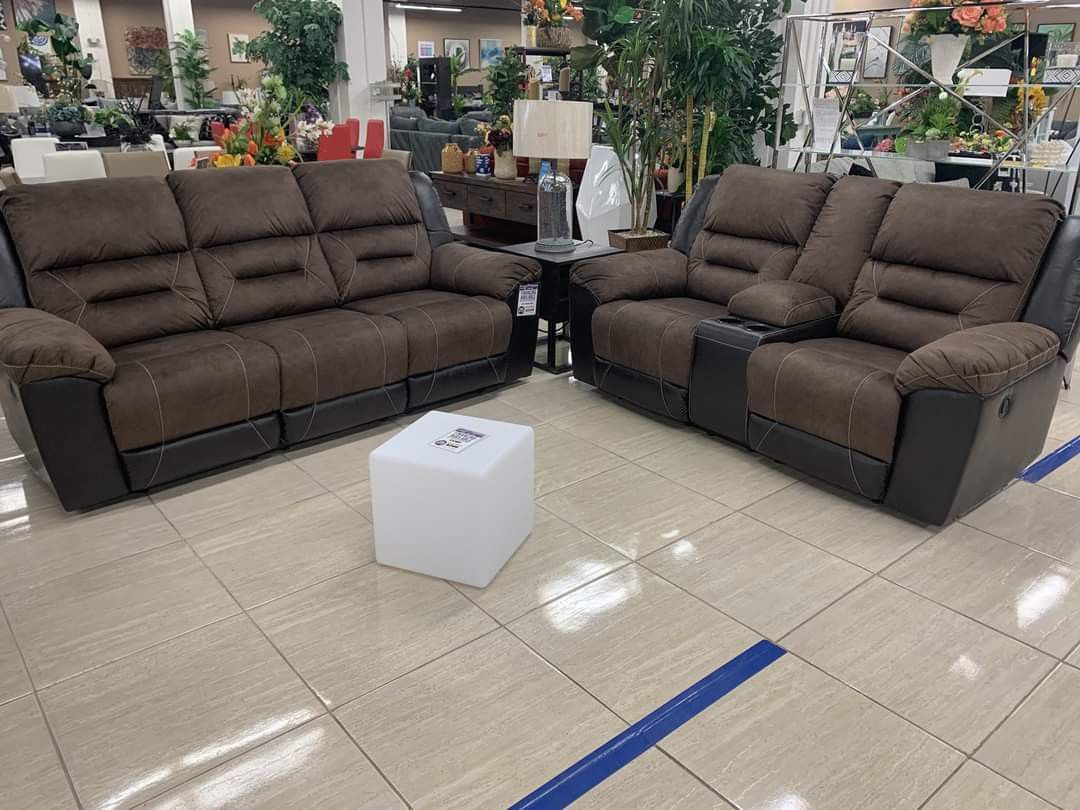 Earhart Chestnut Reclining Living Room Set /in Stock / Free Delivery