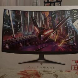 ALIENWARE 32 4K QD-OLED GAMING MONITOR