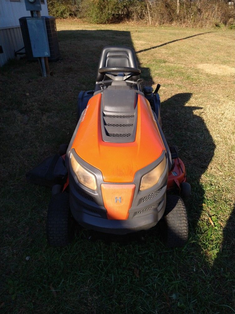 Husqvarna YTH 24K48 for Sale in Statesville, NC OfferUp