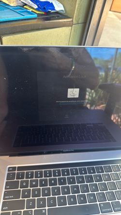 MacBook Pro iCloud lock