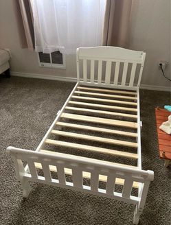 Toddler bed