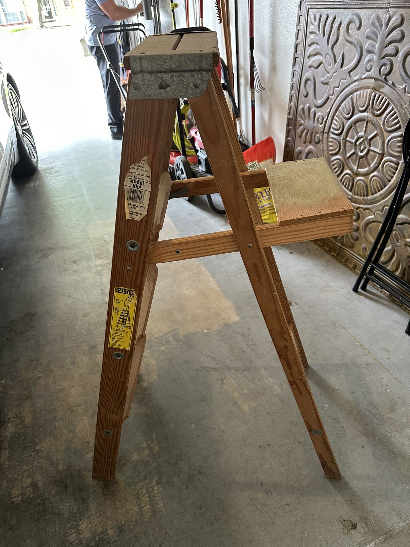 4 Ft Wooden Ladder