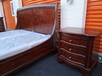 King size bedroom set with boxspring