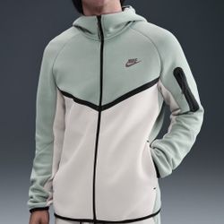 Nike Tech LG 