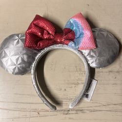 Disney Parks Epcot Spaceship Earth Bubblegum Wall Minnie Mouse Ears