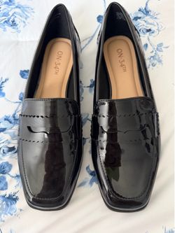 Woman dress shoes