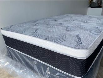 Queen Euro Bamboo Orthopedic Pillow Top!!