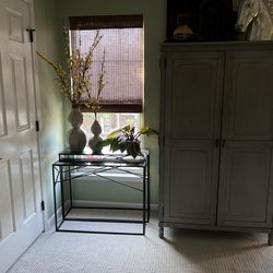 Nesting Table x 1