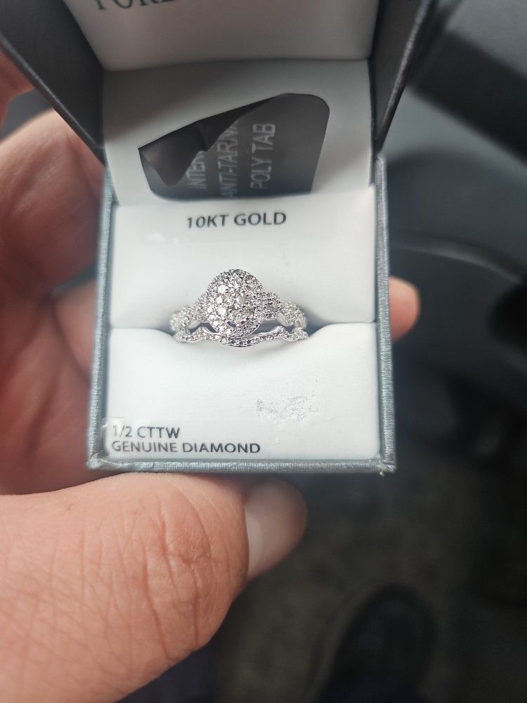 10KT Solid Gold Natural Diamond Size 7