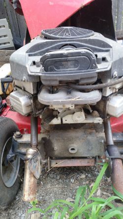 Snapper LT100 Lawn Tracter Parts Only $300
