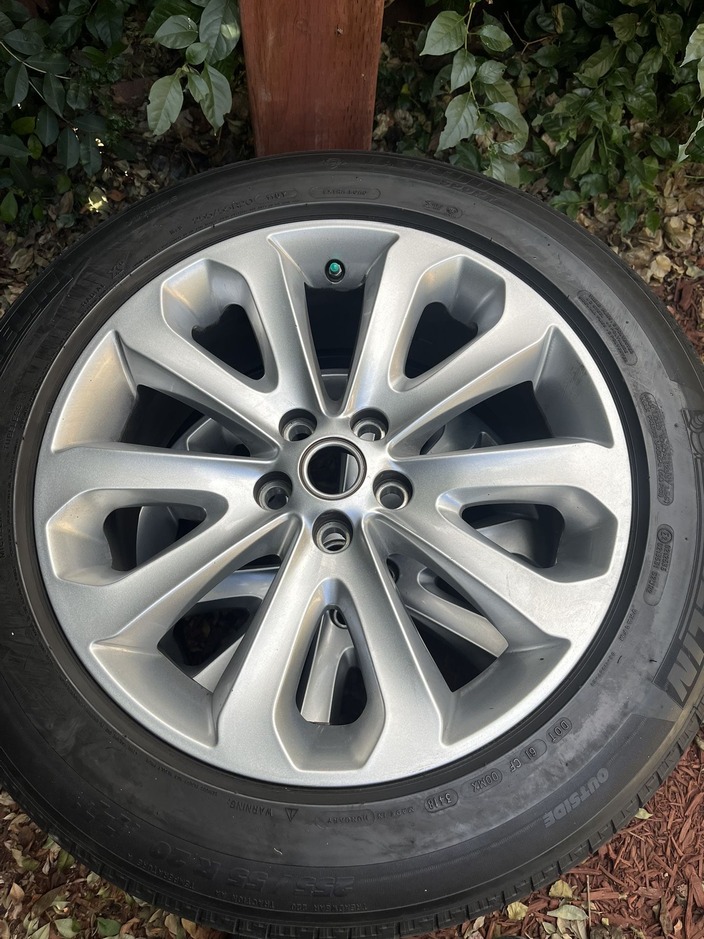 Range Rover wheels (not Tires)