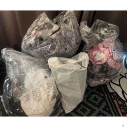 FREE MEXICAN BLANKETS/ClOTHES/HANGERS