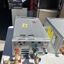 Rheem Performance Plus 8.4 GPM Smart Non-Condensing Outdoor Liquid Propane Tankless Water Heater 