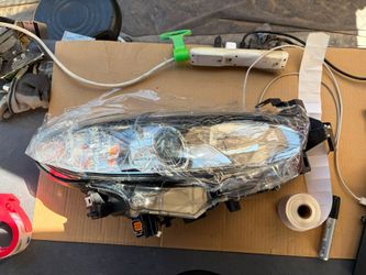 14-17 Mazda 6 Passenger Side Headlight Replacement Halogen Black Clear