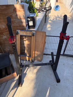 Adjustable squat rack