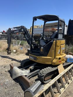 John Deere Mini Escavator 35g Skid Steer