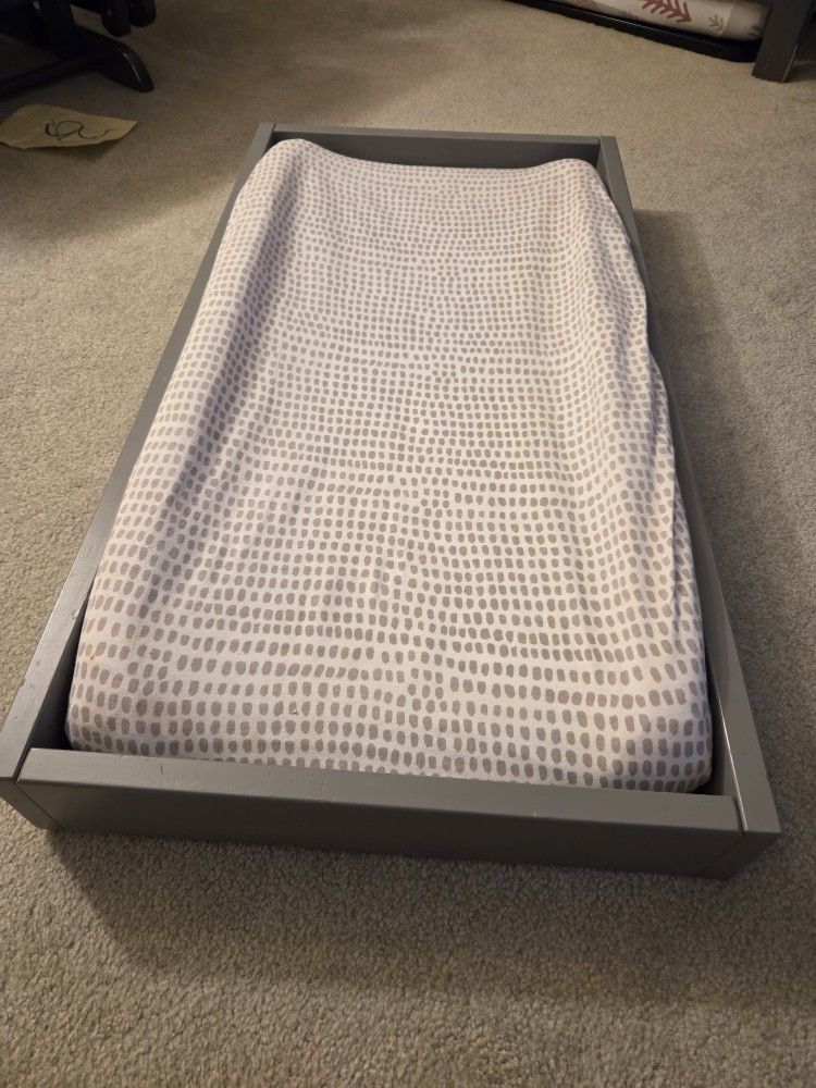 Davinci Changing Table And Pad