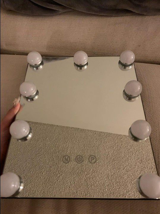 Hollywood Makeup Vanity Mirror with dimmable lights