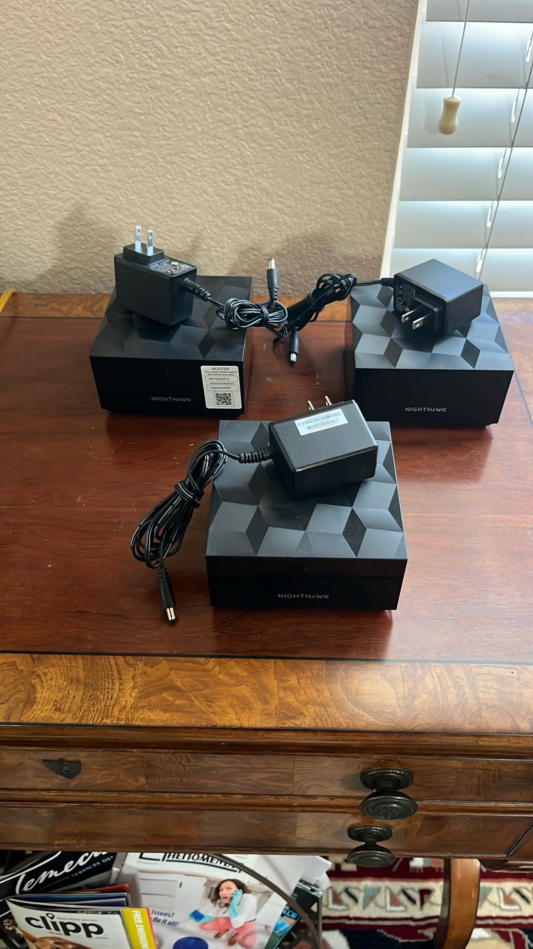 Nether nighthawk router With 2 satellite extenders