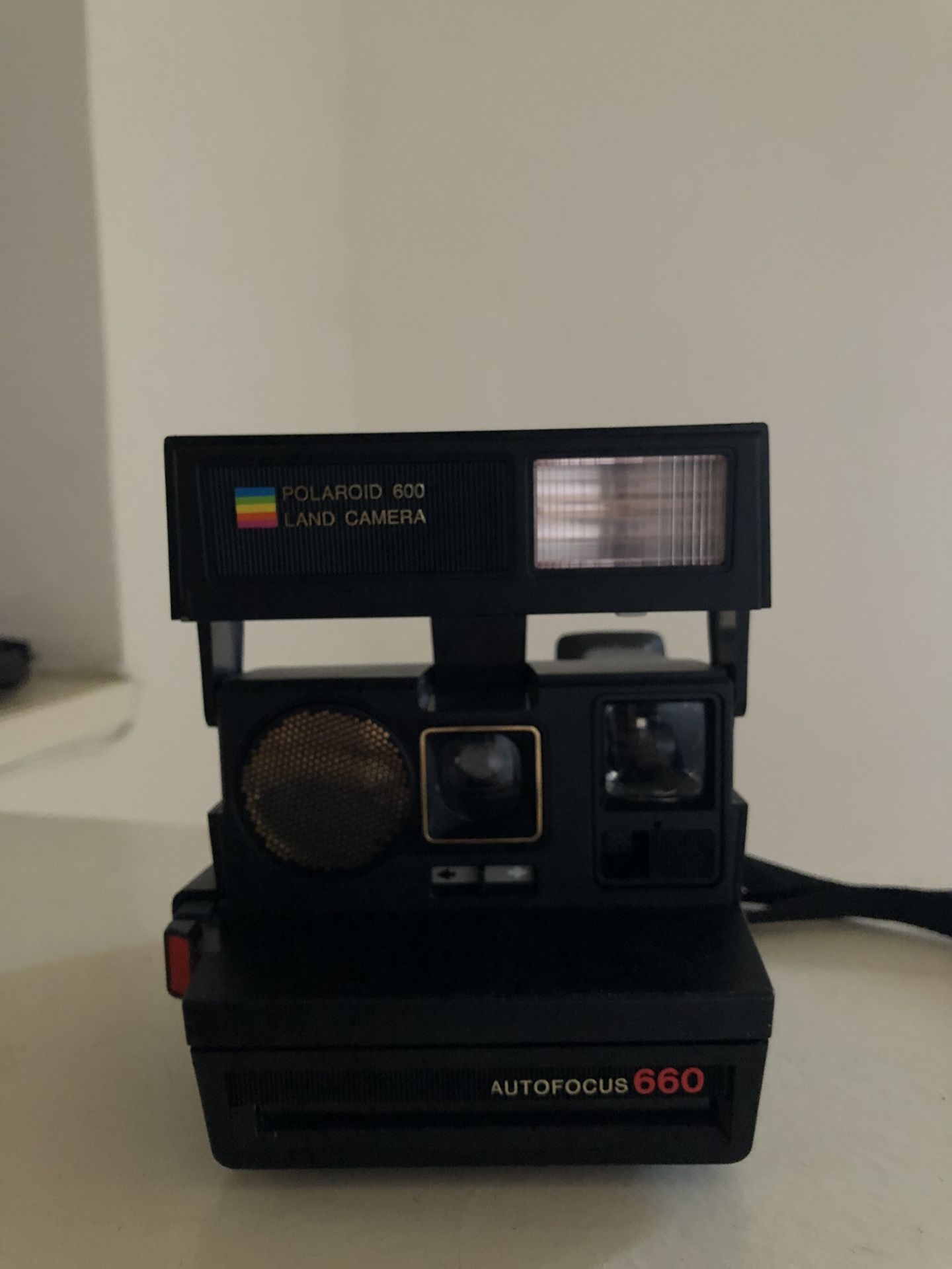 Polaroid 660 land camera