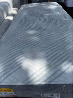 Twin mattress