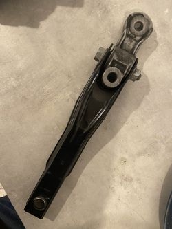 Bottom Engine Mount For VWs Tiguan 2019 SE 4motion. 