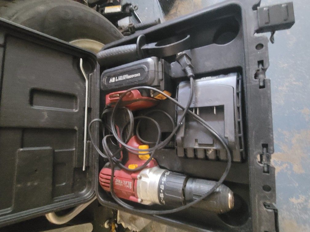 Cordless hammer drill