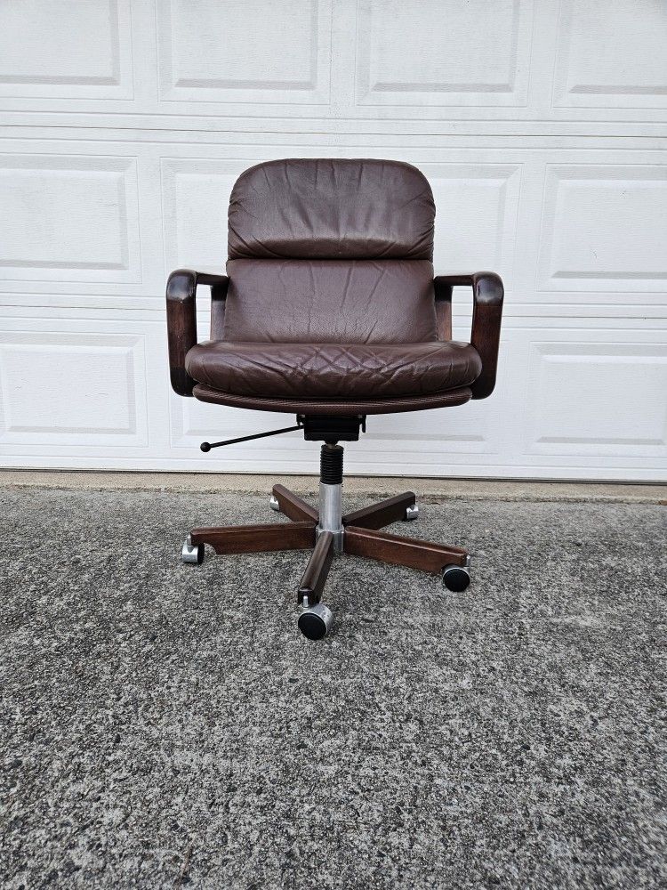 Vintage Mid-Century Danish Dyrlund Swivel and Tilt Desk Office Chair