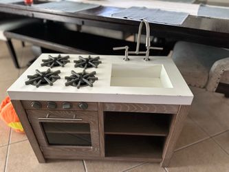 Kids kitchen sink