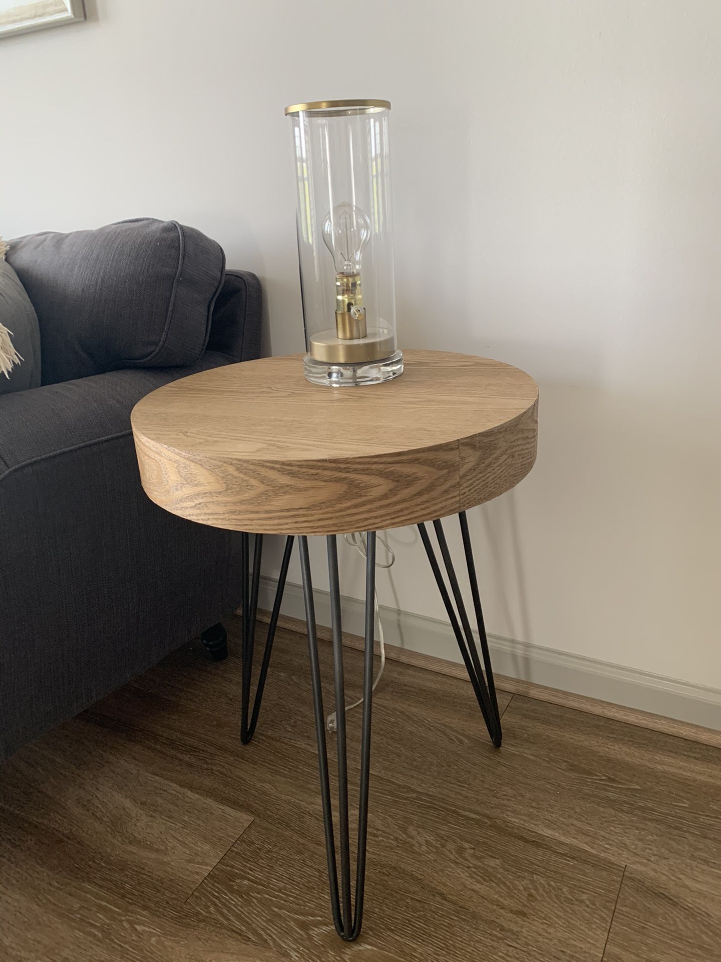 Side table with wire legs