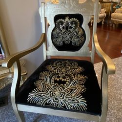 Very  Gorgeous  Antique  Chair 