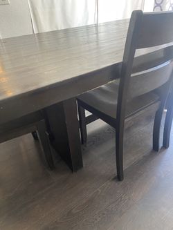 Dinning Table 