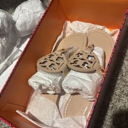 Tory Burch Patent Leather LogoThong Sandals Sea Shell Pink Size 6