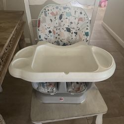 Booster seat with tray