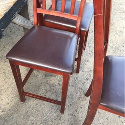 4 Chairs 