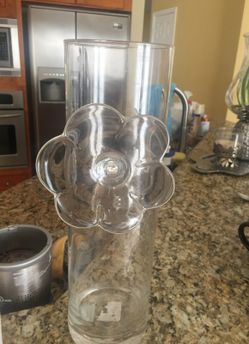 Gorgeous vase with glass flower decor