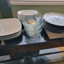 🍽️ Stylish Glassware & Plate Set – Orchards, Vancouver WA 🥂